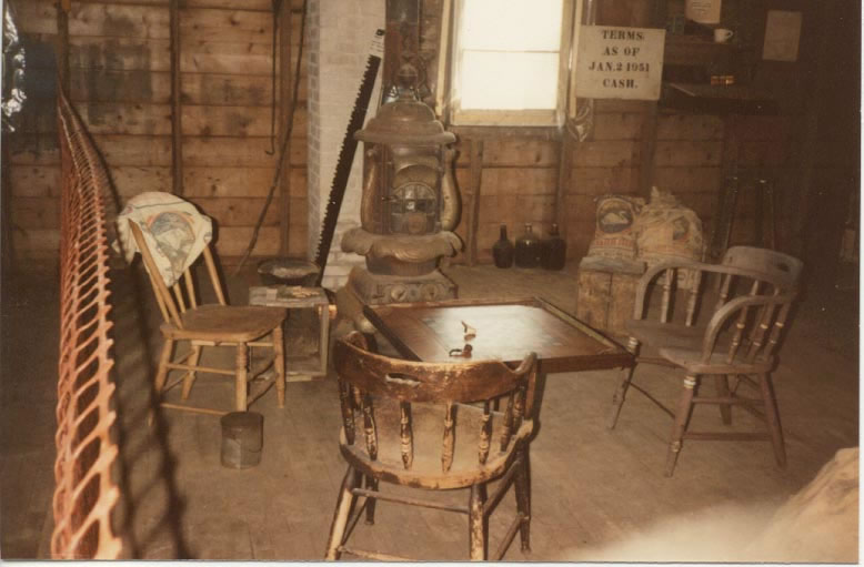 https://www.dundeemill.org/pictures/1990-1995/13 1990_pics_table.jpg